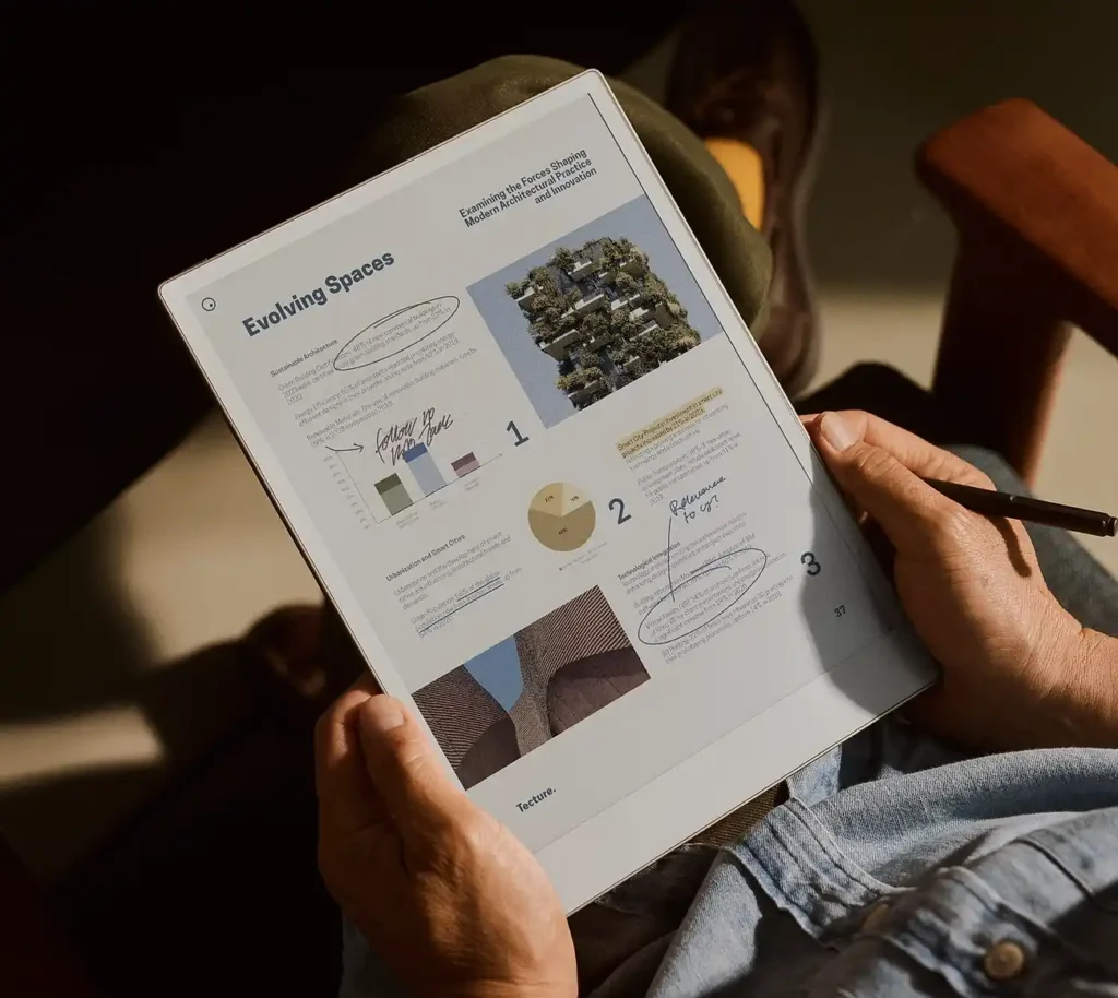 iPad vs E Ink Tablet for Students