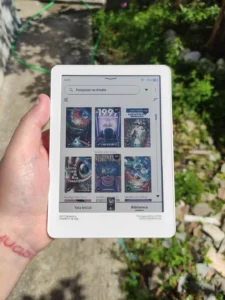 Kindle Petit Color Rumored to Bring Wild New Features—Including Color-Changing UI, Swappable Bezels