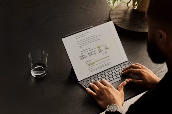 Typing vs Handwriting on E Ink